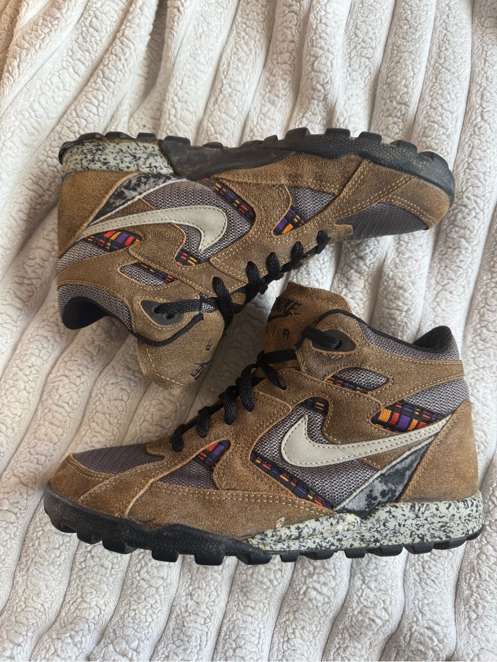 RARE VINTAGE 1992 NIKE AIR TRAVERSE MENS SNEAKER SIZE 7.5 OUTDOOR WORN ACG READ